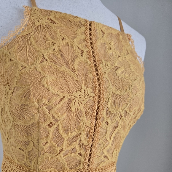 ANTONIO MELANI | Women's Lace Mustard Yellow Sleeveless Midi Dress Size 4 - Picture 4 of 16